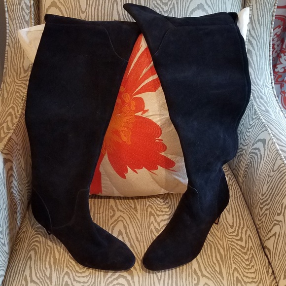 LAST PAIR - 55% OFF! Over the Knee Suede Boot - Picture 6 of 8